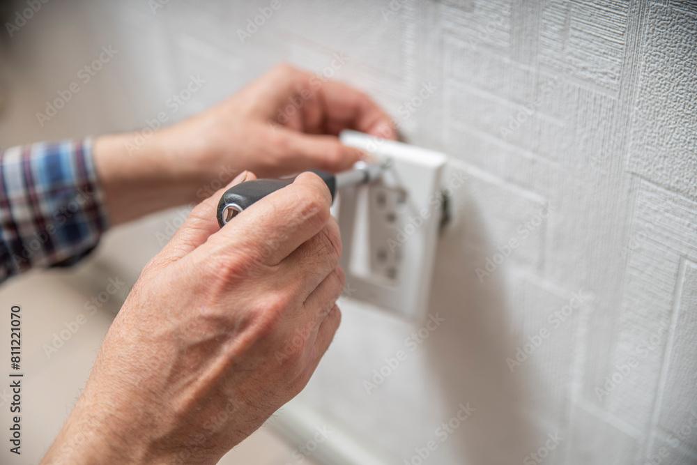 electrical outlet installation